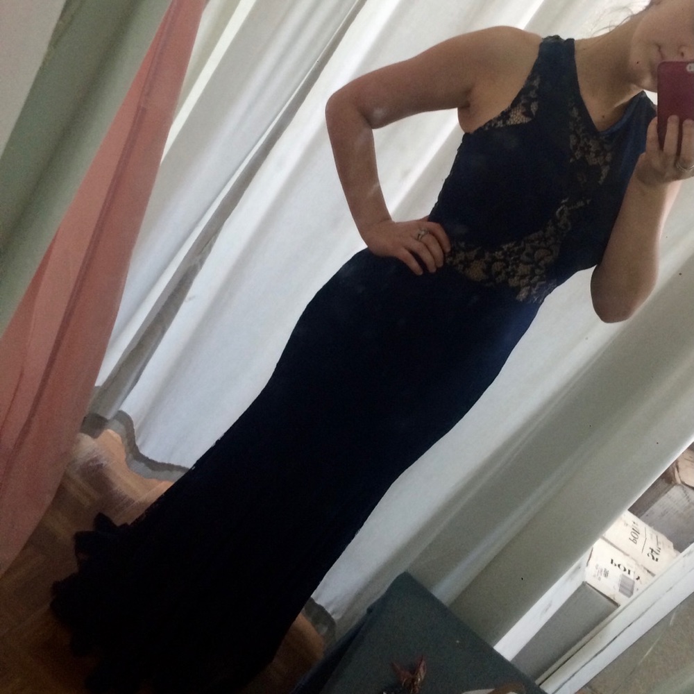 Navy blue. Evening gown. Prom dress.